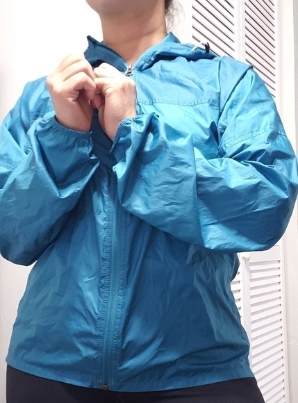 Marmot lightweight windbreaker size M - Picture 2 of 16